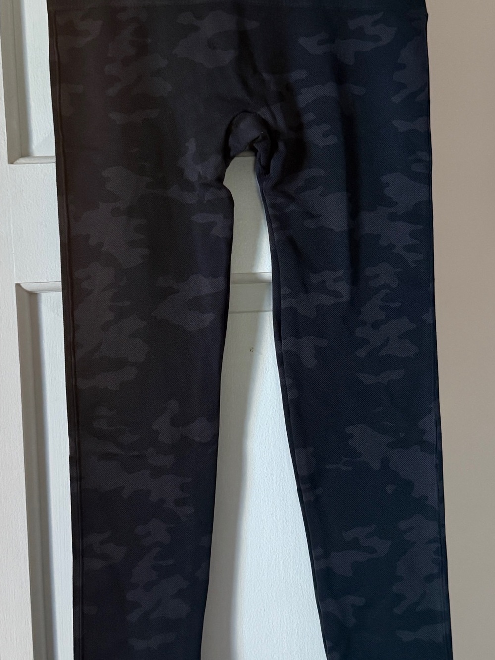 Spanx Black Camo Leggings - Sleek Subtle Print